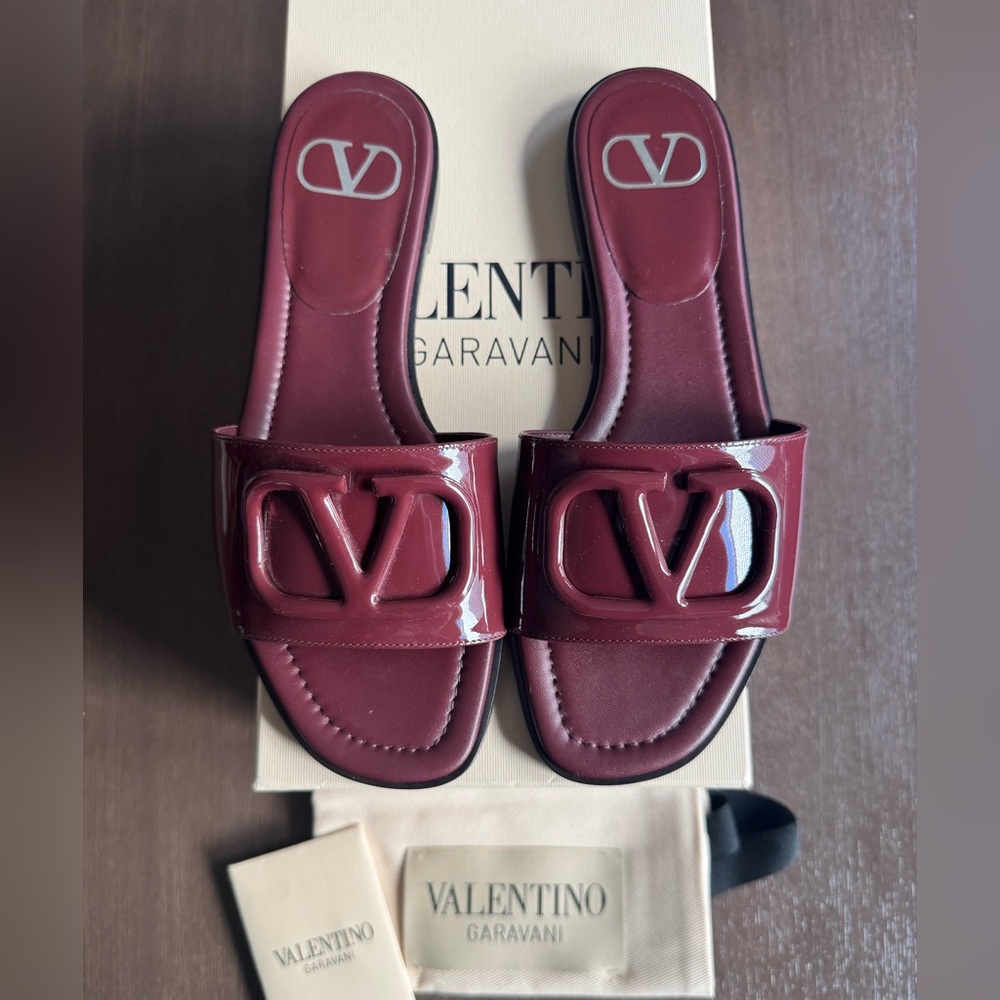 Valentino Garavani Vlogo Signature Slide Sandal
